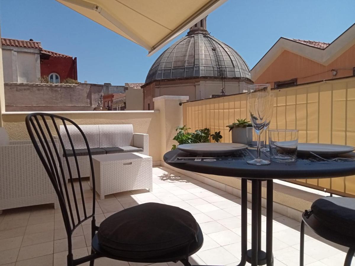 Luxury Suite La Terrazza In Pieno Centro In Cagliari Dış mekan fotoğraf